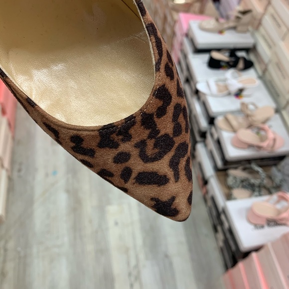 Leopard Print Closed Toe Pointed Stiletto Court Pumps - Picture 6 of 10